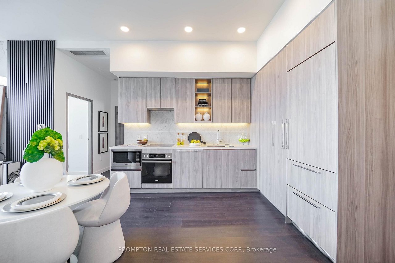 SEASONS CONDOS PENTHOUSE 