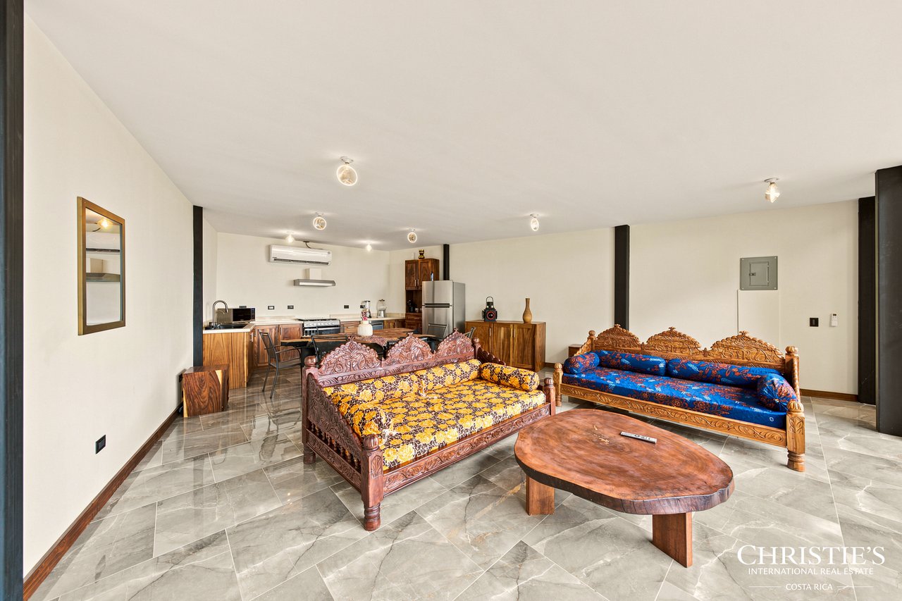 LE CLOS - An Exclusive Three-Residence Estate 