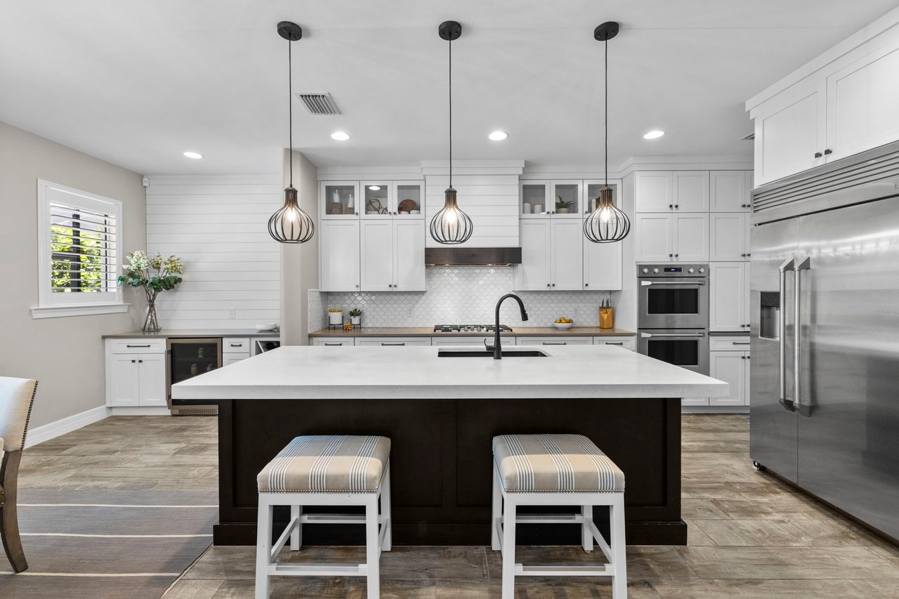Just Sold in Avery Square: 7111 Barnsbury Ln, Naples, Florida