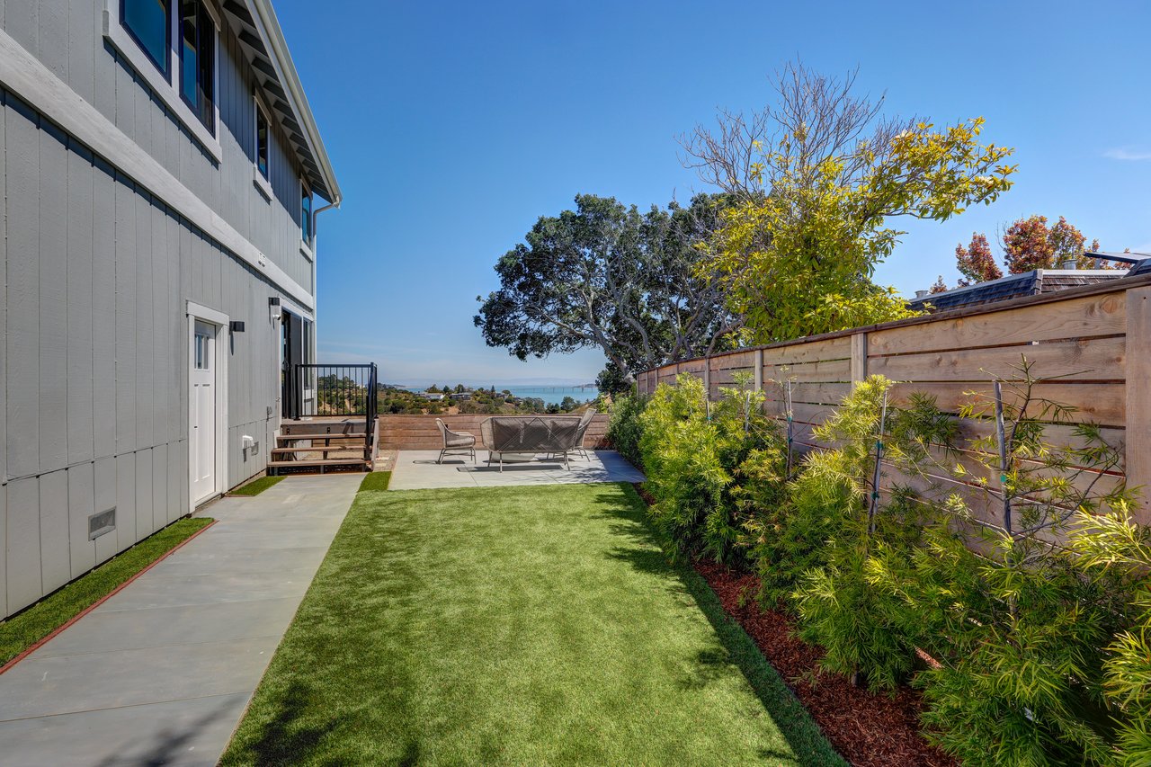 Stylish View Home on a Cul-De-Sac