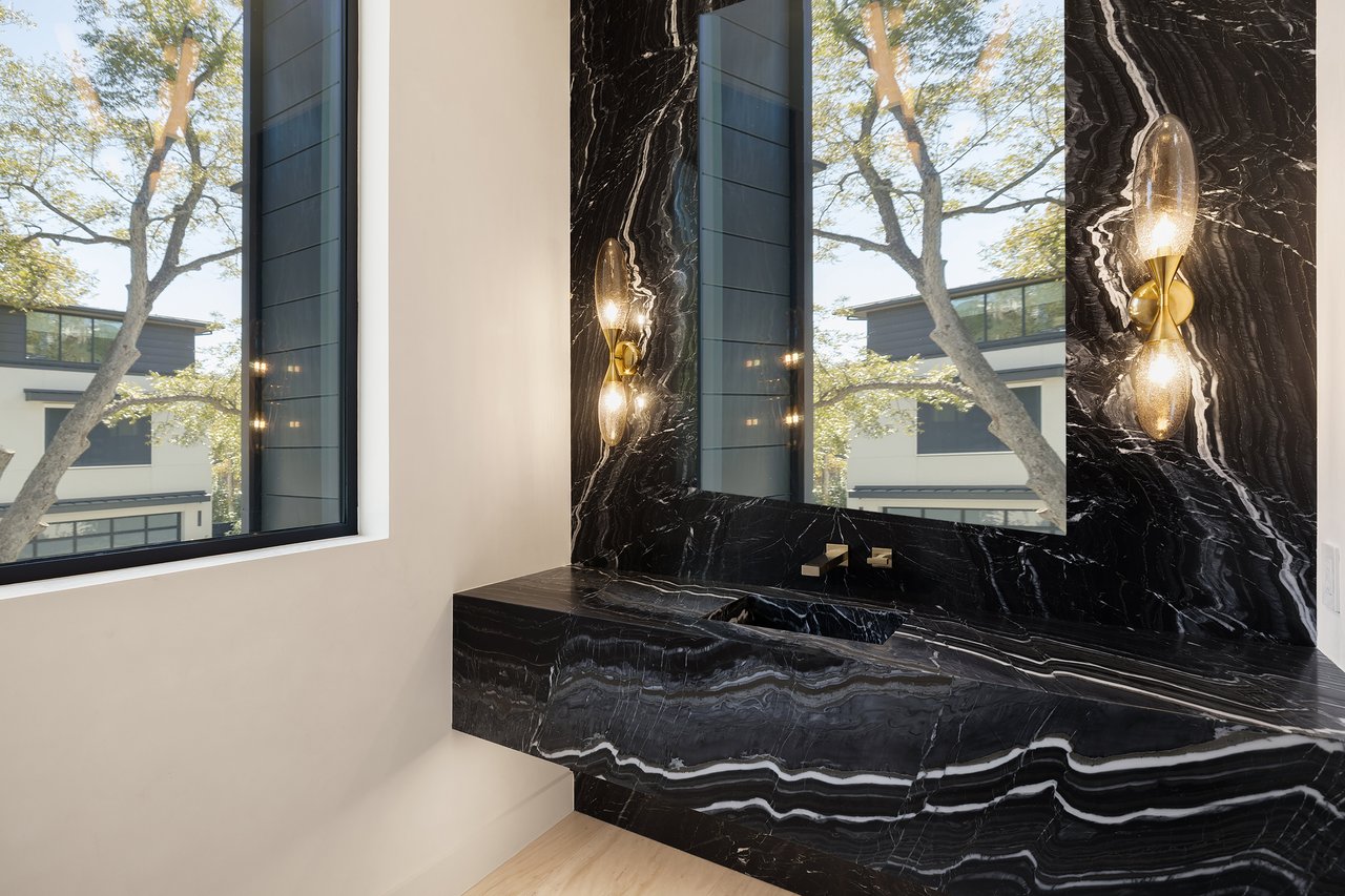 2503 Westlake Dr #101