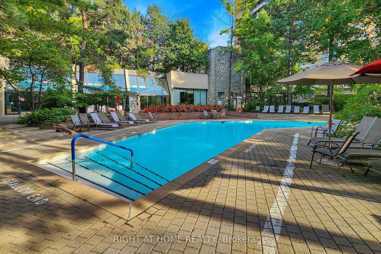 PENTHOUSE IN PRIME NORTH YORK 