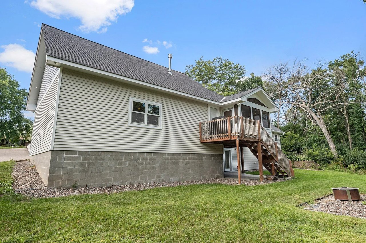 Updated Rambler in the Heart of Minnetonka