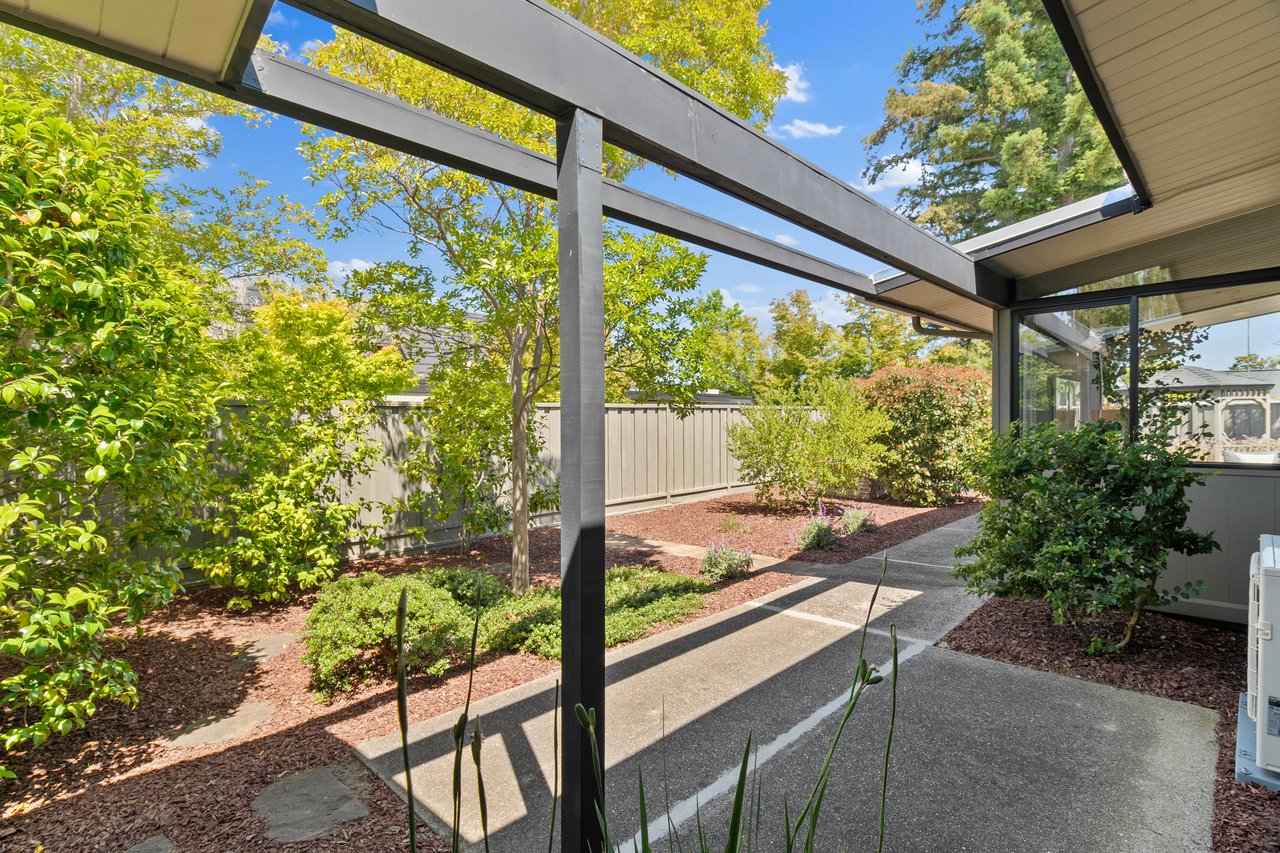 807 Blanchard WAY