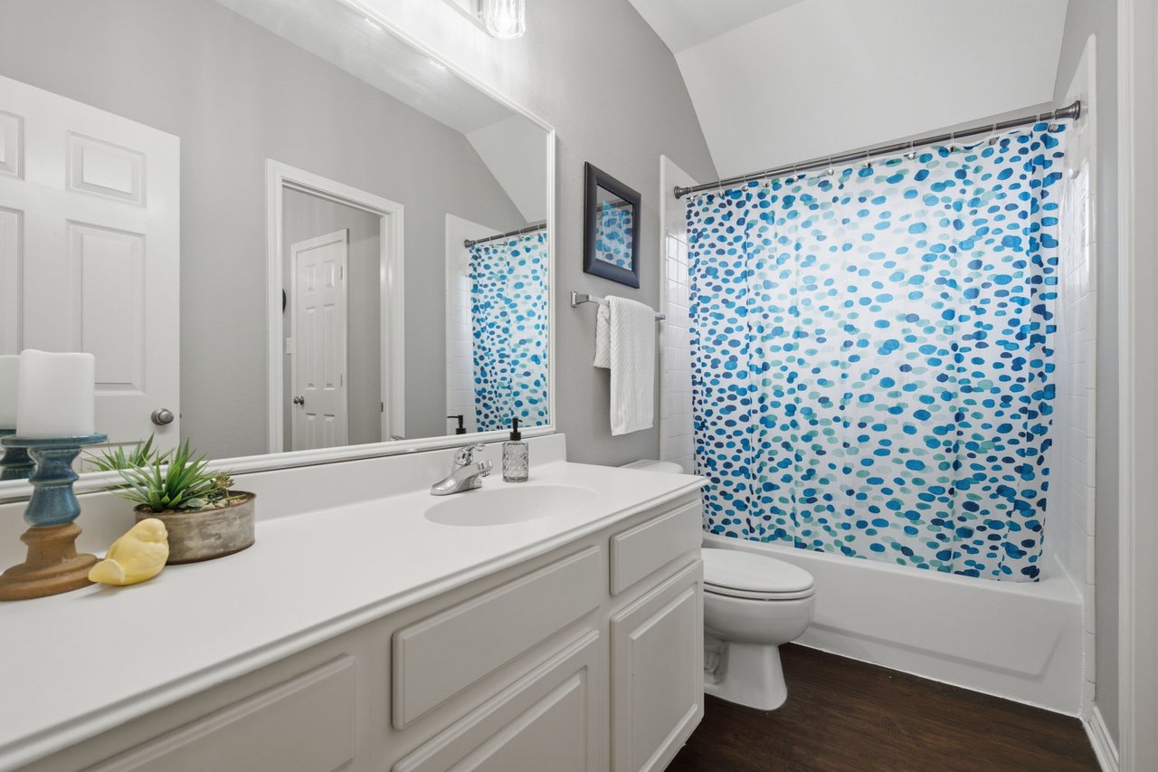 7005 Royal Glen Trail