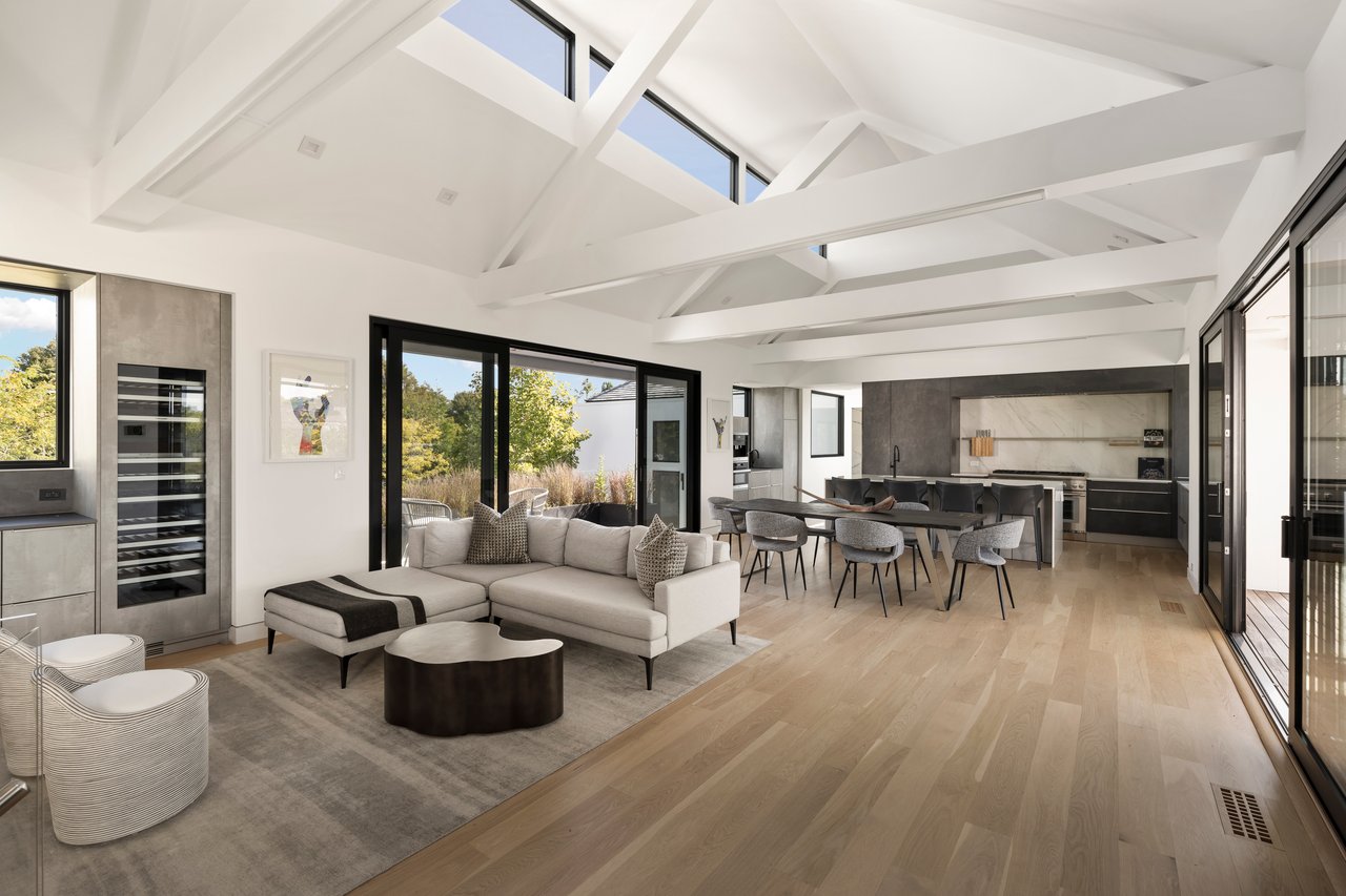 1076 Ocean Road, Bridgehampton