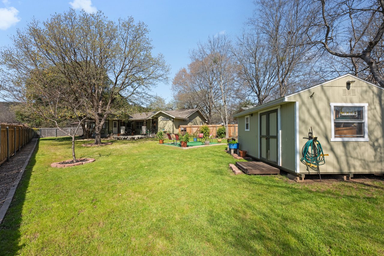 6103 Waldon Hollow