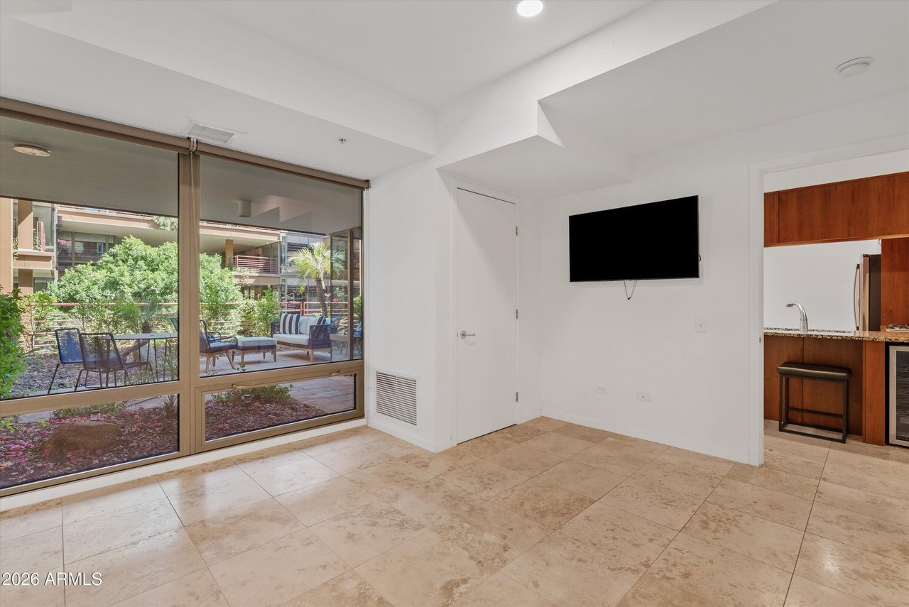7147 E Rancho Vista Dr, #3008