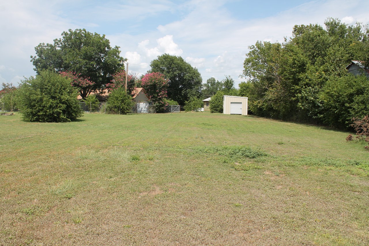 618 N Robinson Dr