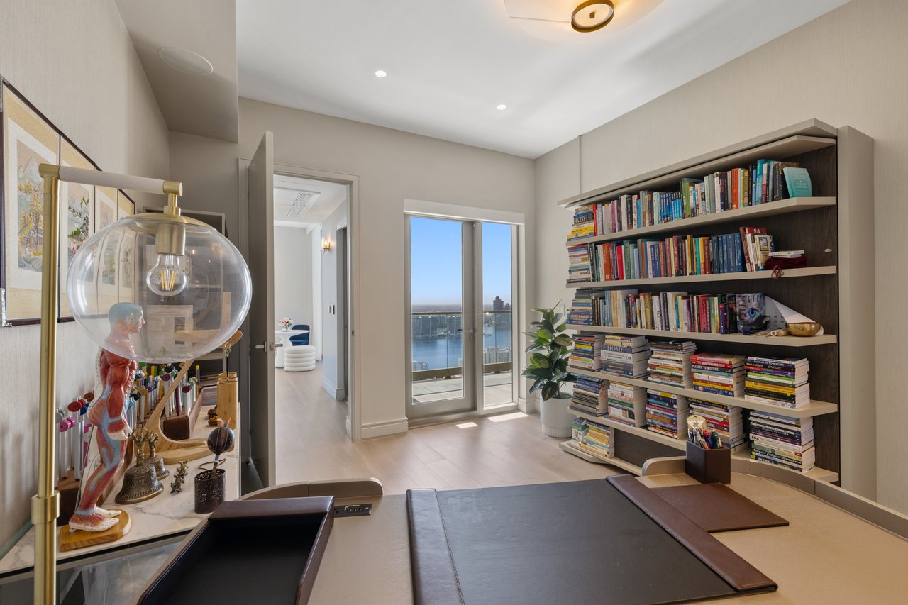 17901 Collins Ave # 3003