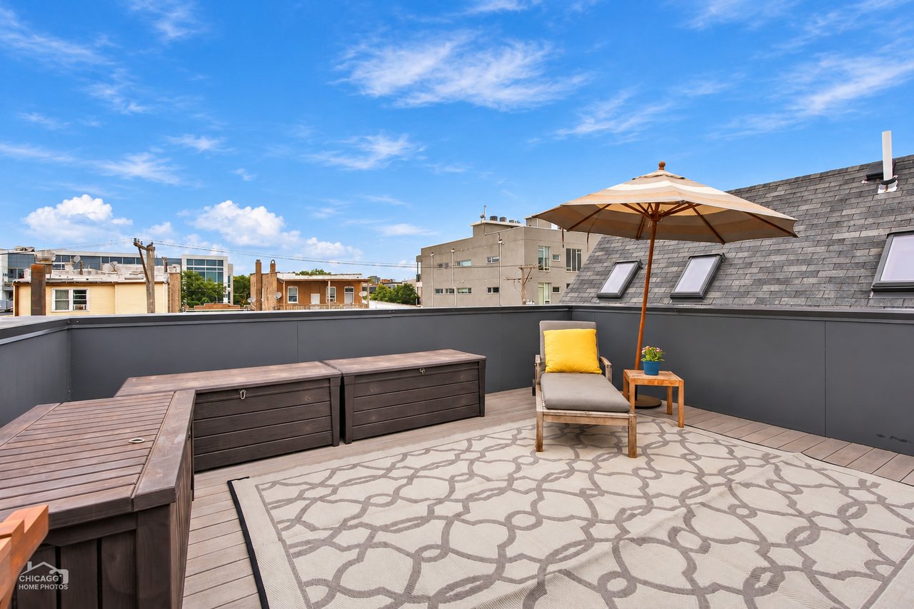 1824 W Superior St