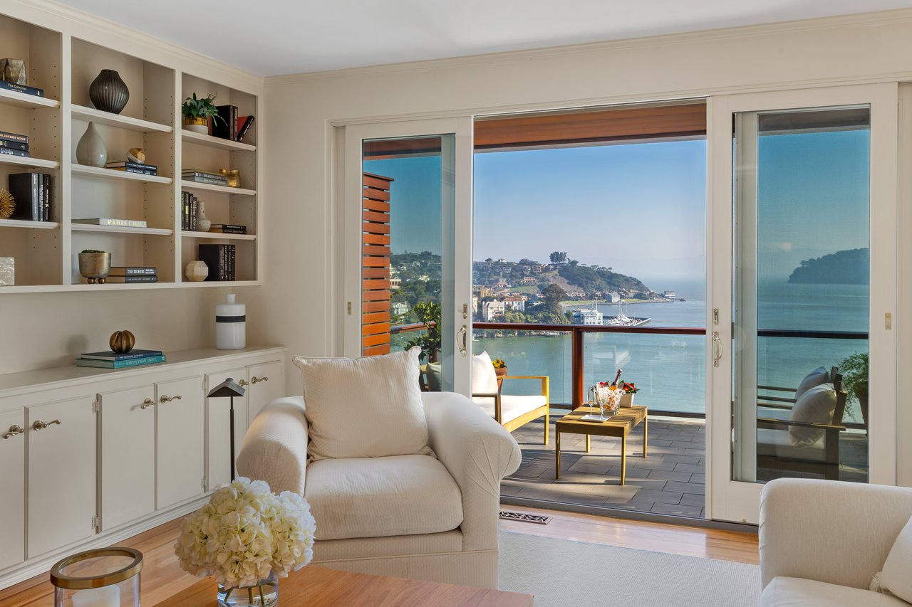Picturesque Bay Views on Belvedere Island
