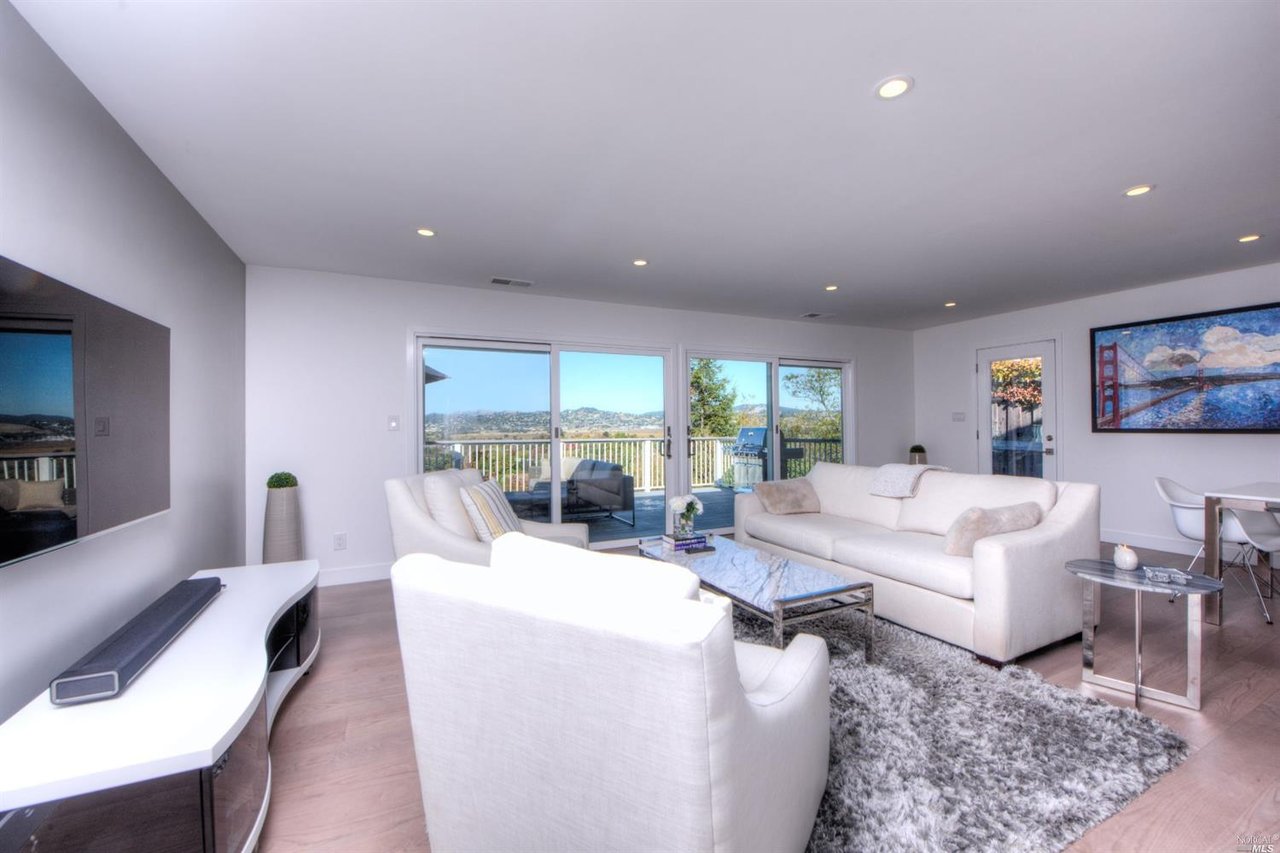 13 Constitution Dr