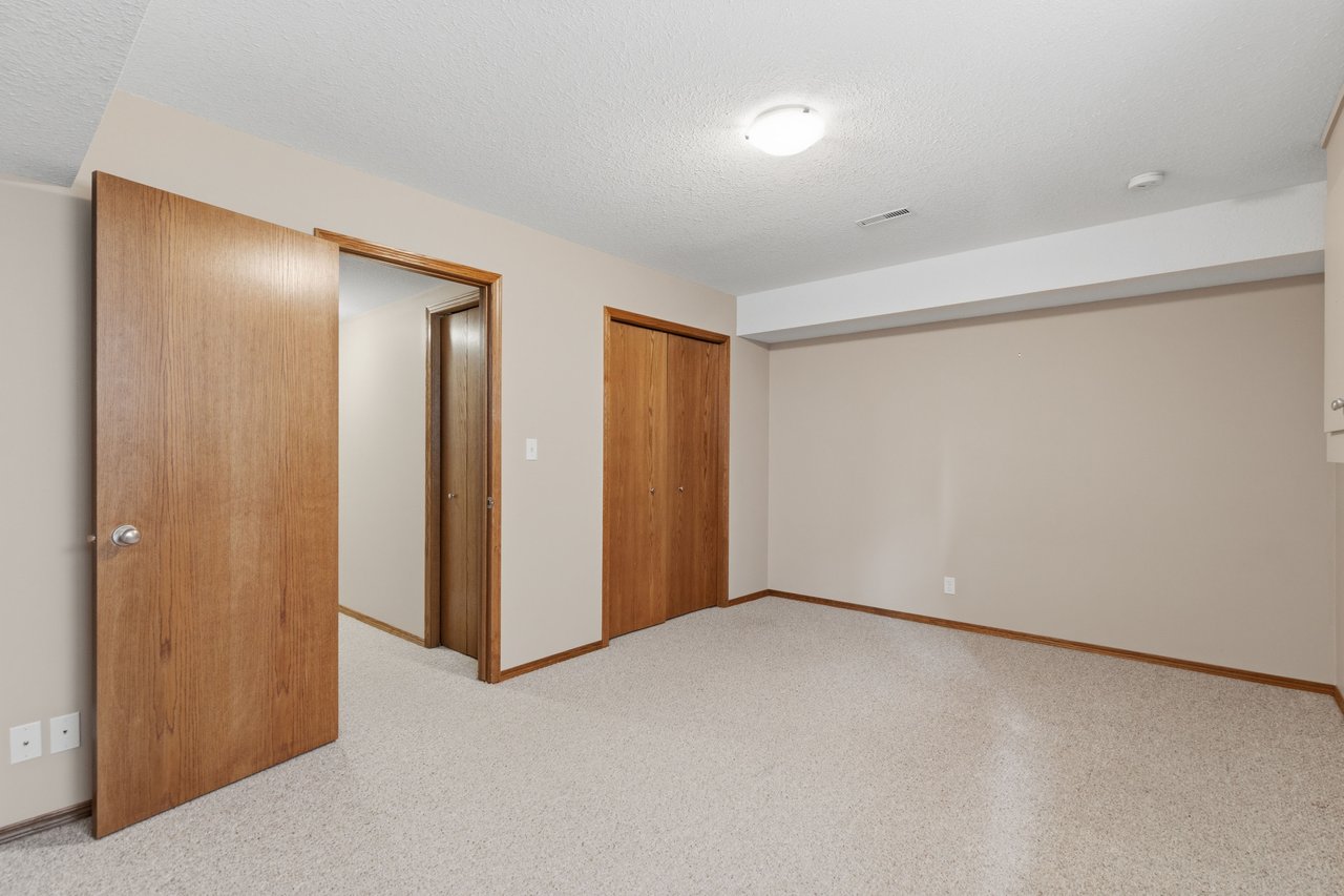 499 Highland Close