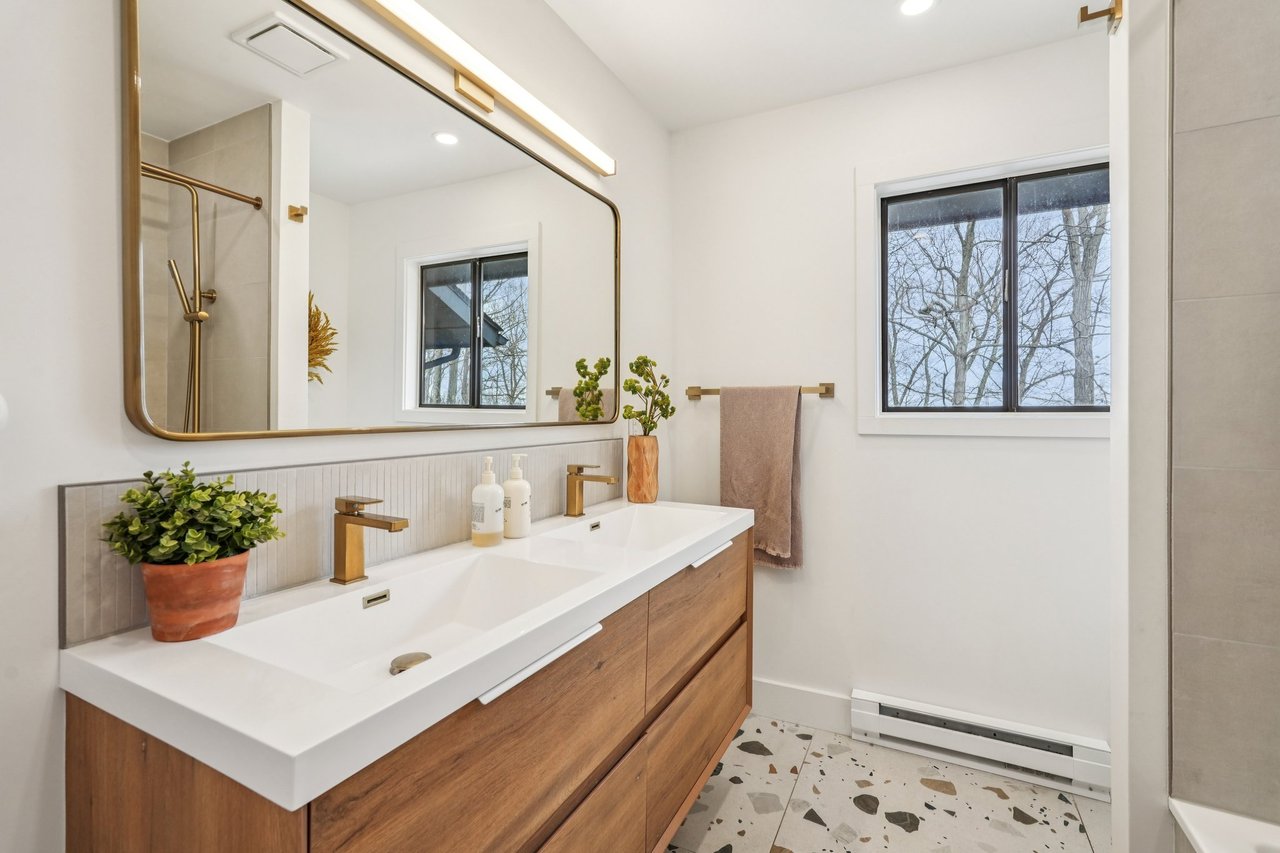 Cornwall Contemporary Wooded Retreat