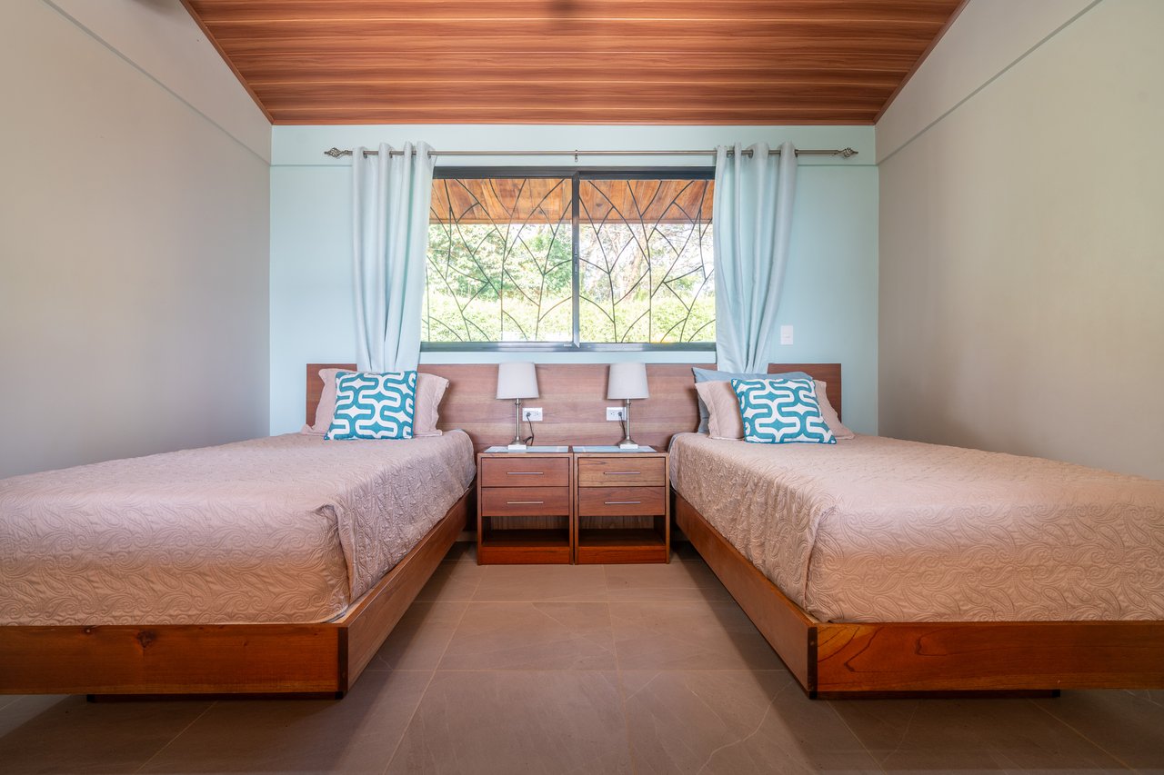 Casa Sea Breeze- Spectacular Ocean-View Home and Guest Villa in Prime Ojochal Location