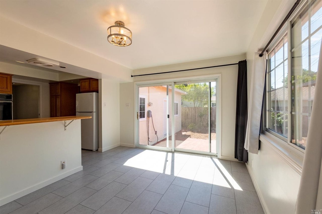 6 Boulevard Ct