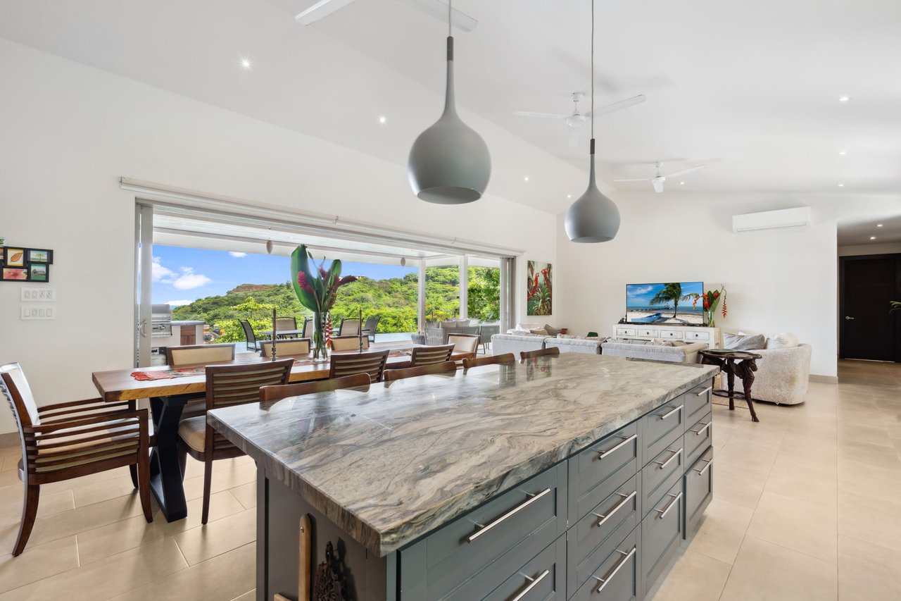 Casa Pickle on the Hill | Spacious Private Estate with Pickleball Court, Mature Gardens & Independent Guest Apartment