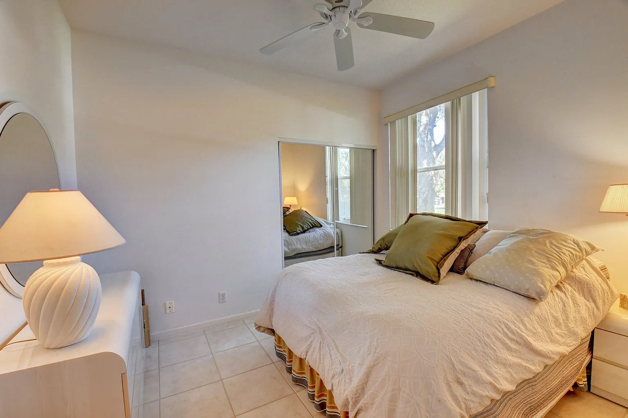 9720 S Crescent View Drive S