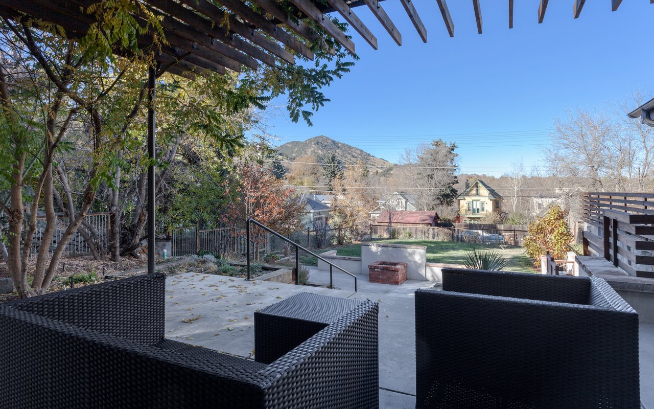 437 University Avenue