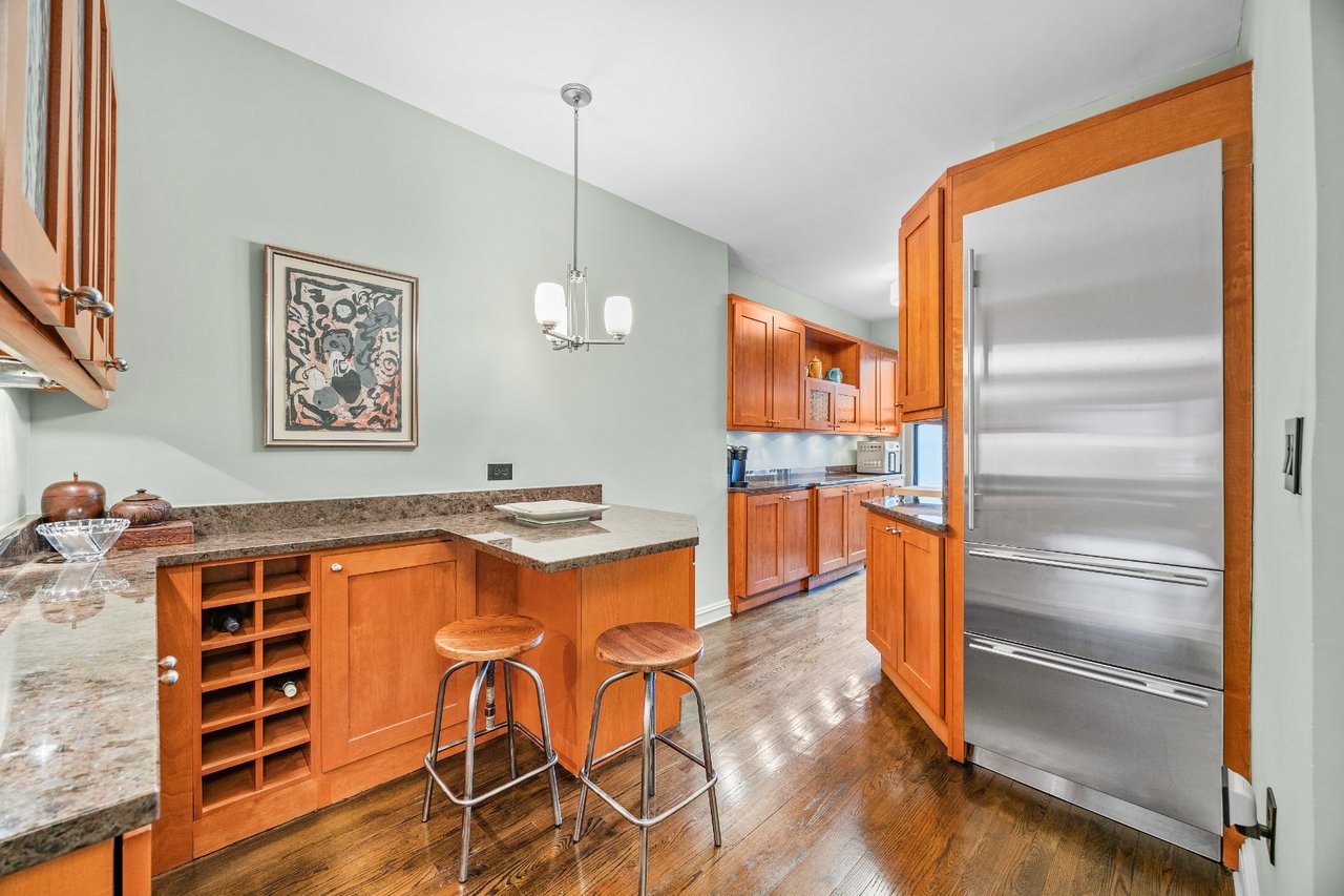 357 West 55th Street, #5L