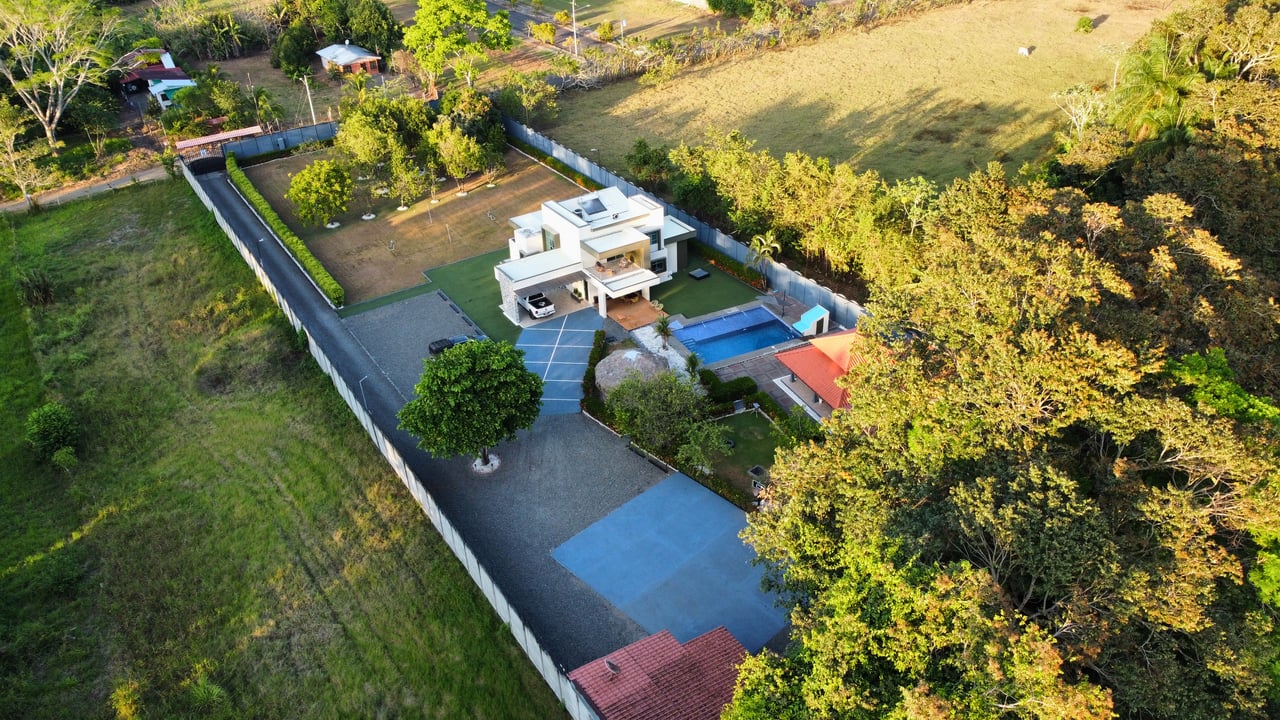 Beautiful house near to the beach | Tranquility and style