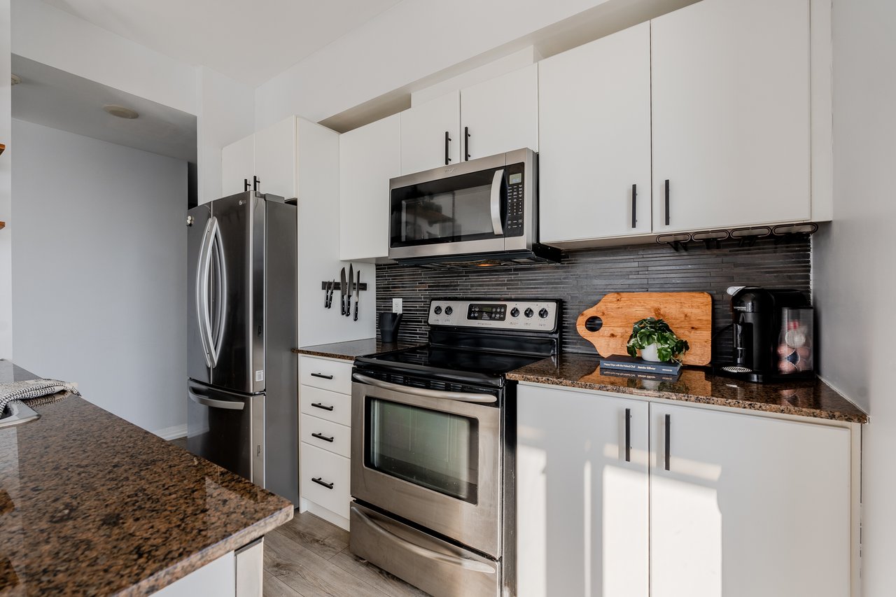 1105-25 Cole St
