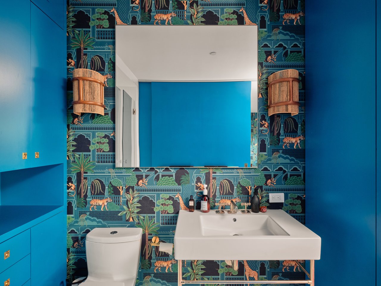 STRATFORD HILLS ARCHITECTURAL LANDMARK