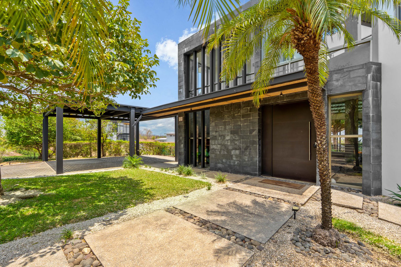 Casa Hijau | Modern Ocean-View Surf Home in Marbella