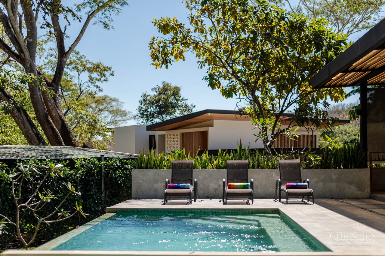 Casa Lola – Contemporary Beachside Oasis in Playa Grande