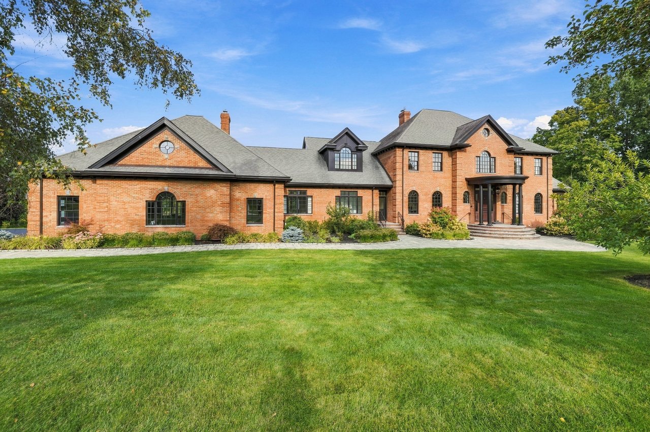 3 Wyndemere Drive