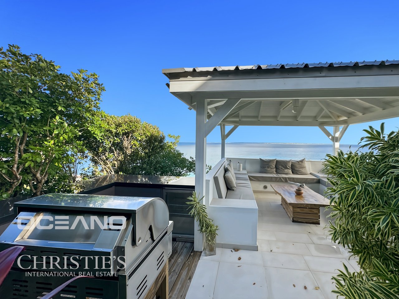 Cliffside Villa - Mont Rouge