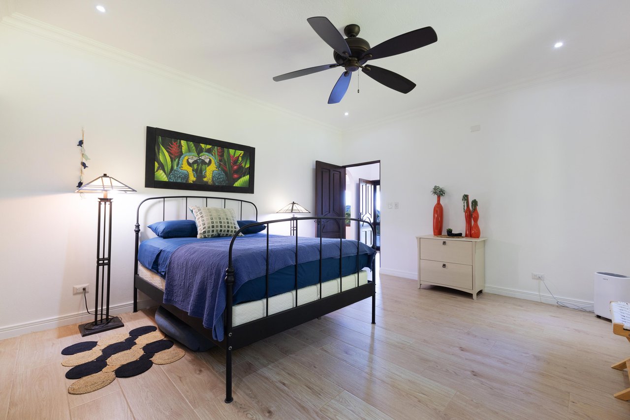 CASA ORQUIDEA – LUXURY HOME WITH OCEAN VIEWS IN GATED COMMUNITY
