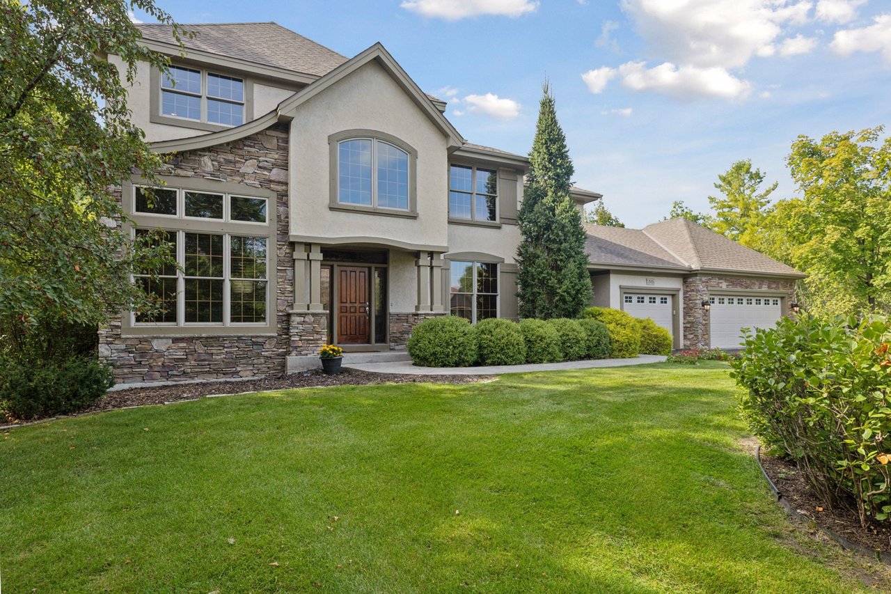 Moving to Wayzata MN luxury home near Lake Minnetonka and Wayzata School District