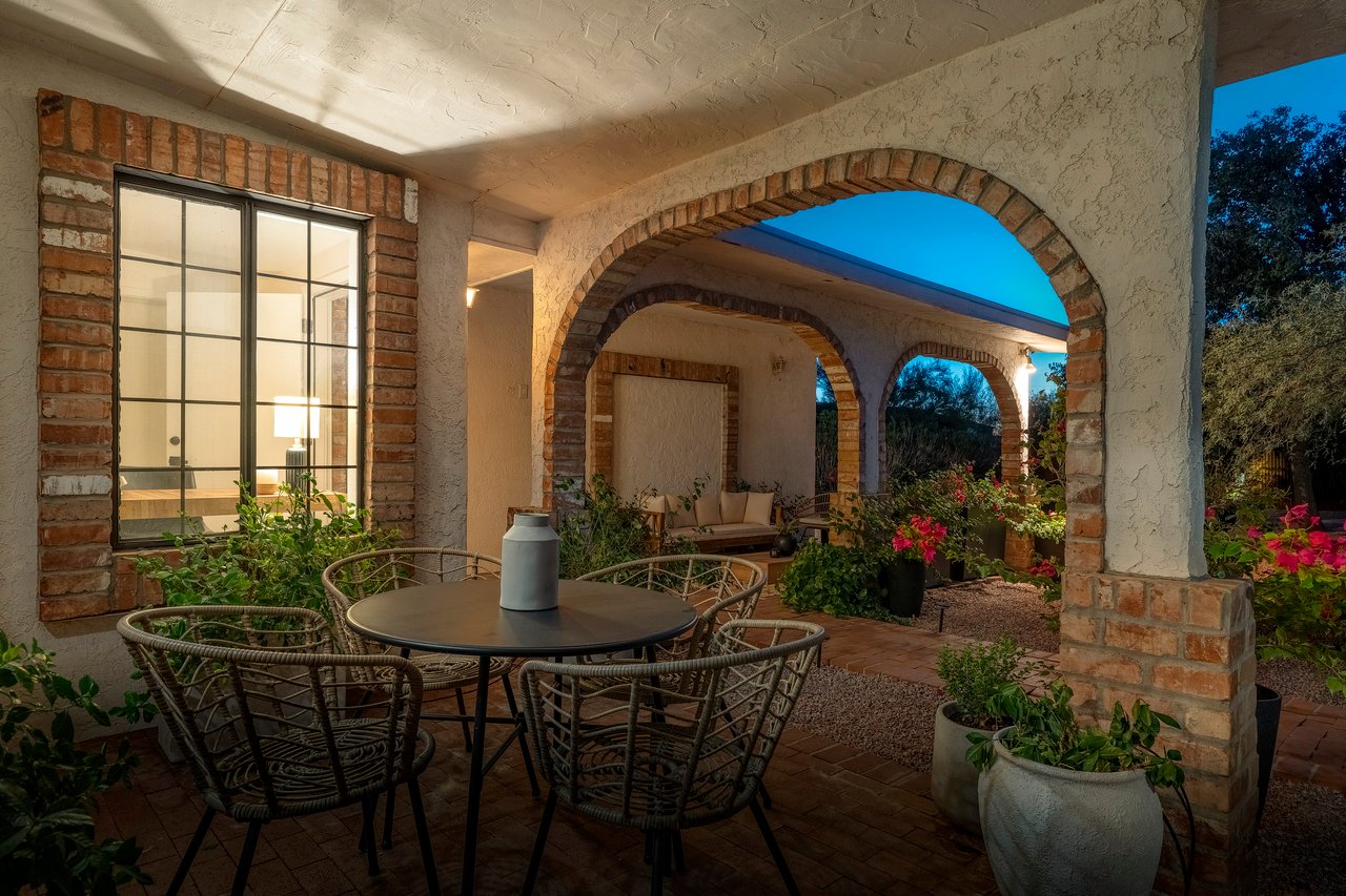 1005 W Emerine Drive