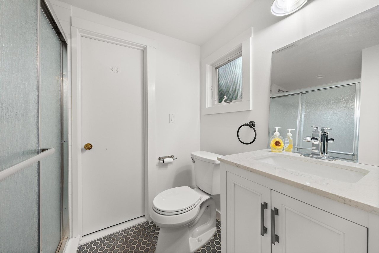 112 8th Street Beach Haven w/Cottage