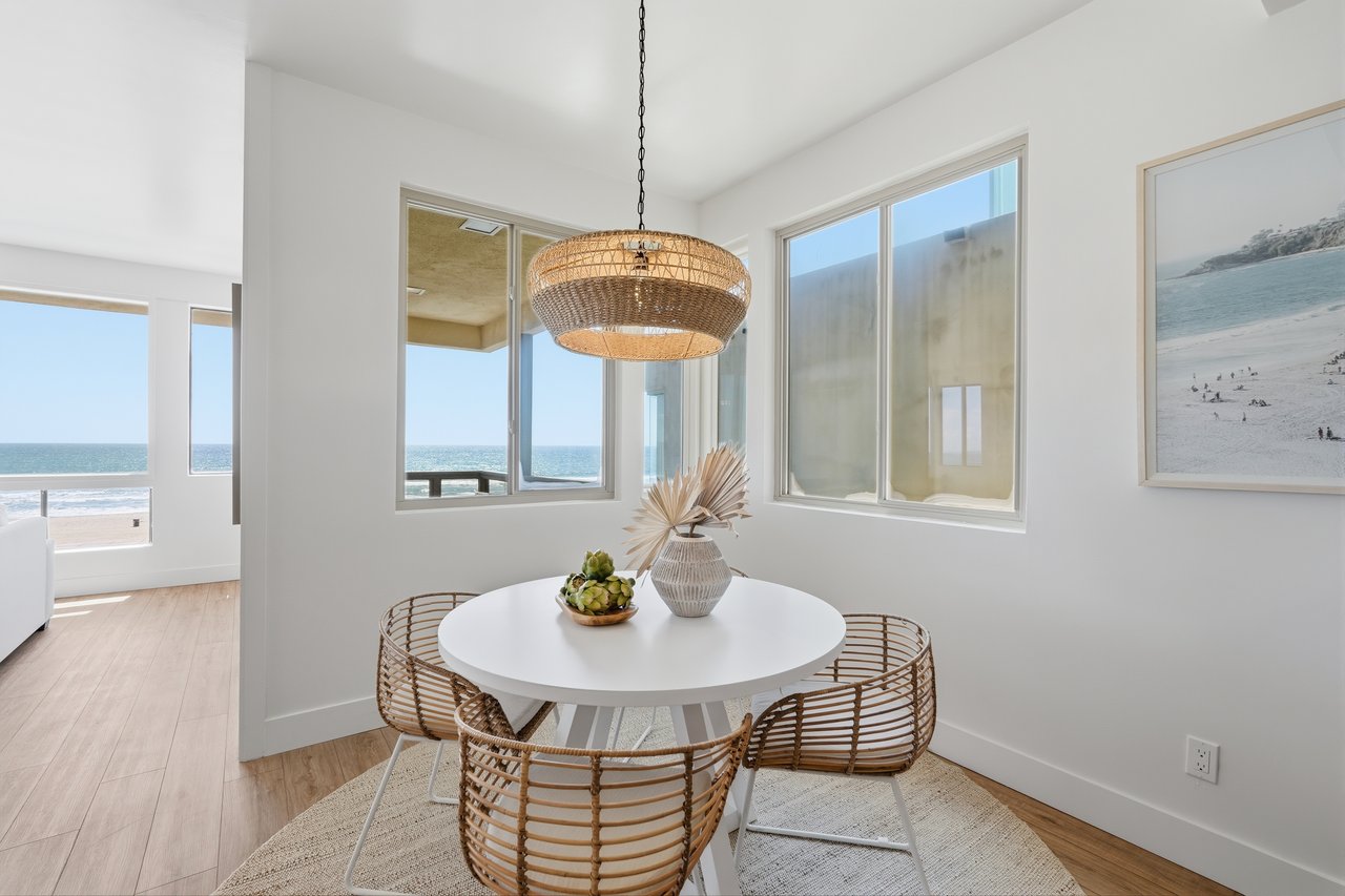 2516 The Strand