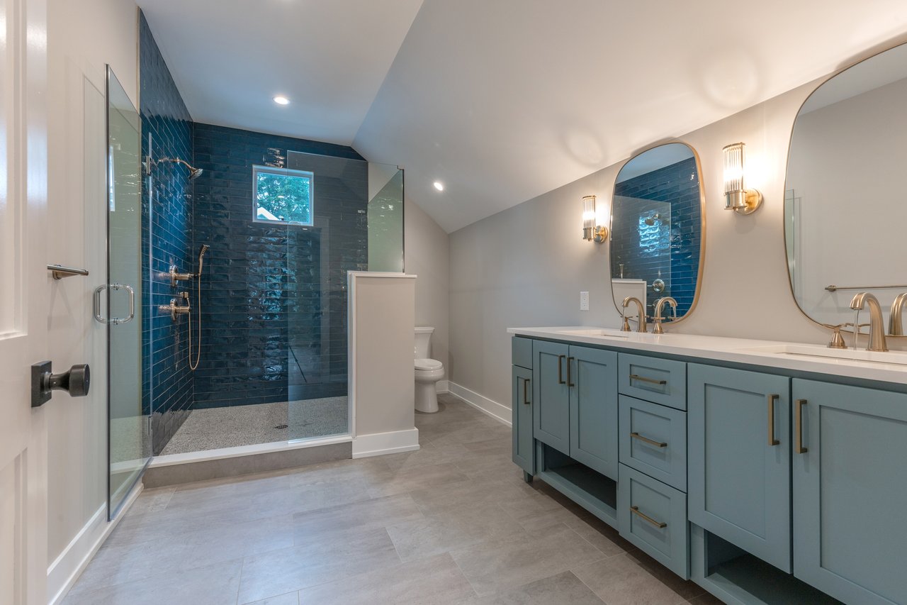 161 Carpenter Ln, Philadelphia, PA 19119