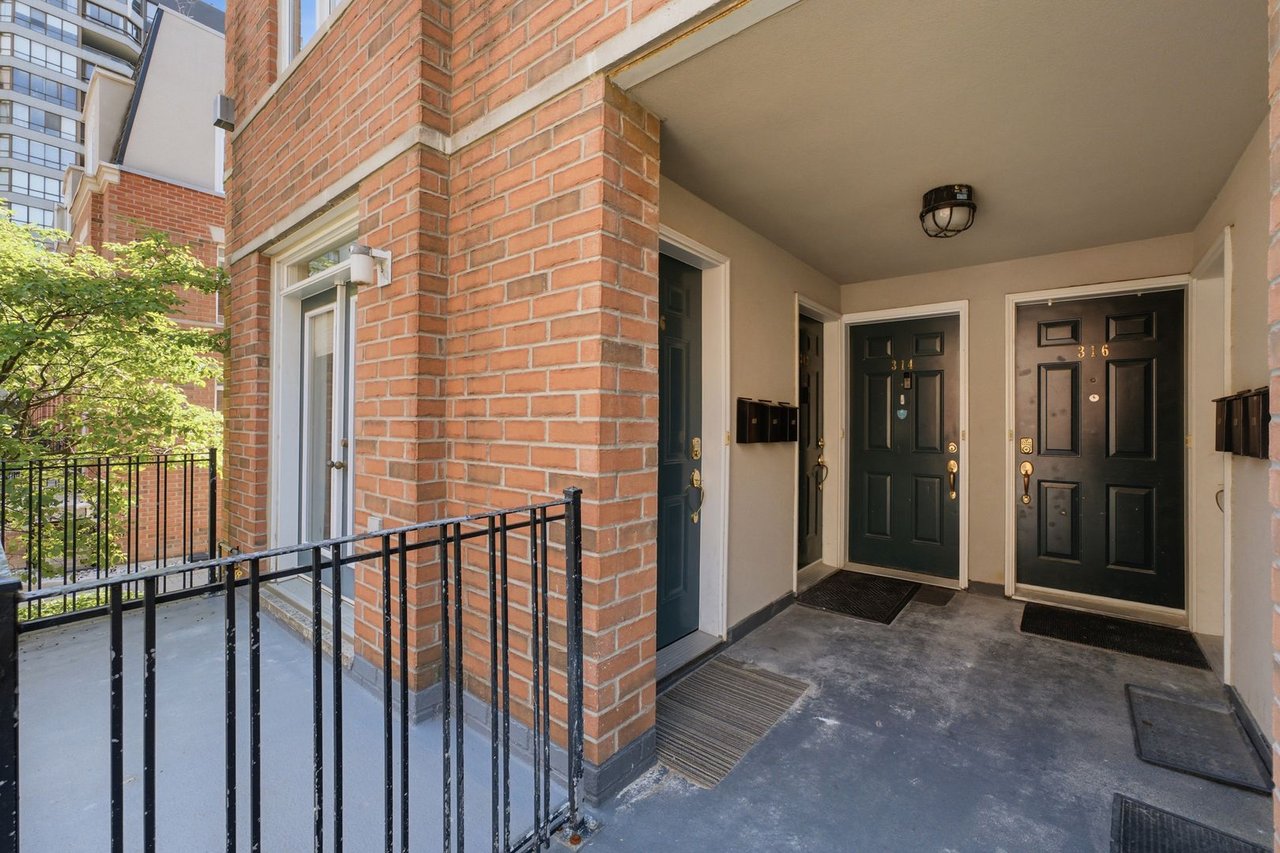 206-415 Jarvis St