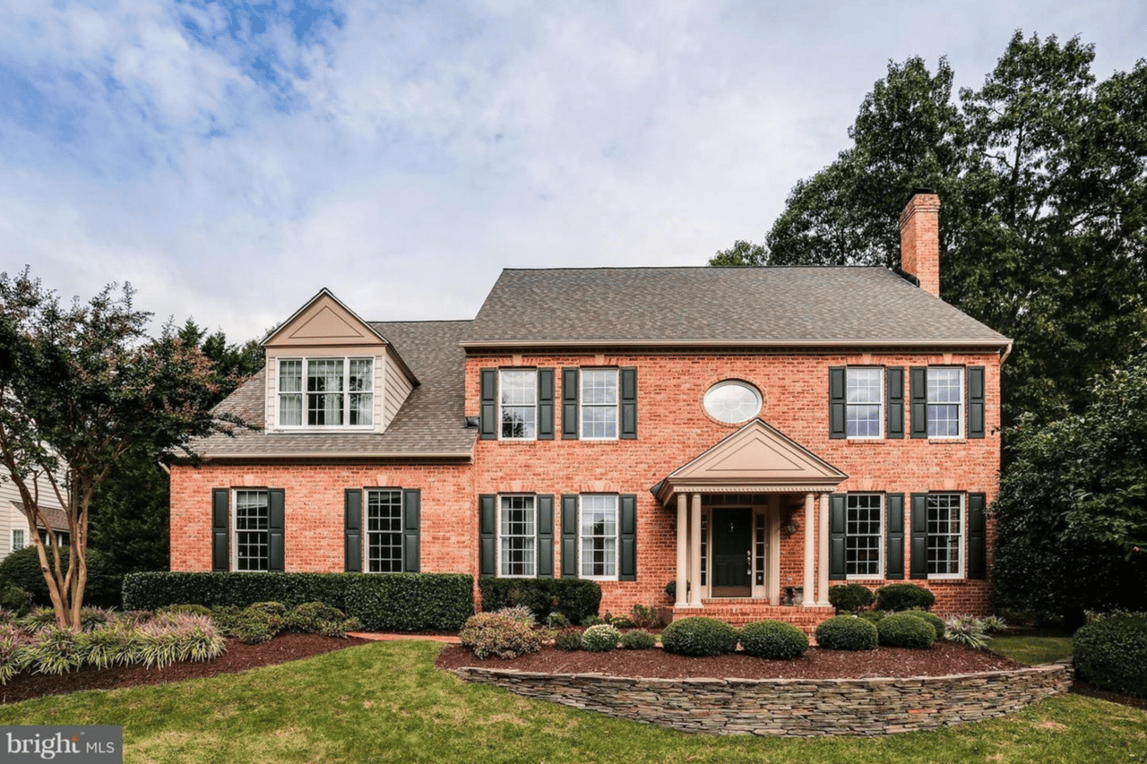 50 Simmons Ln