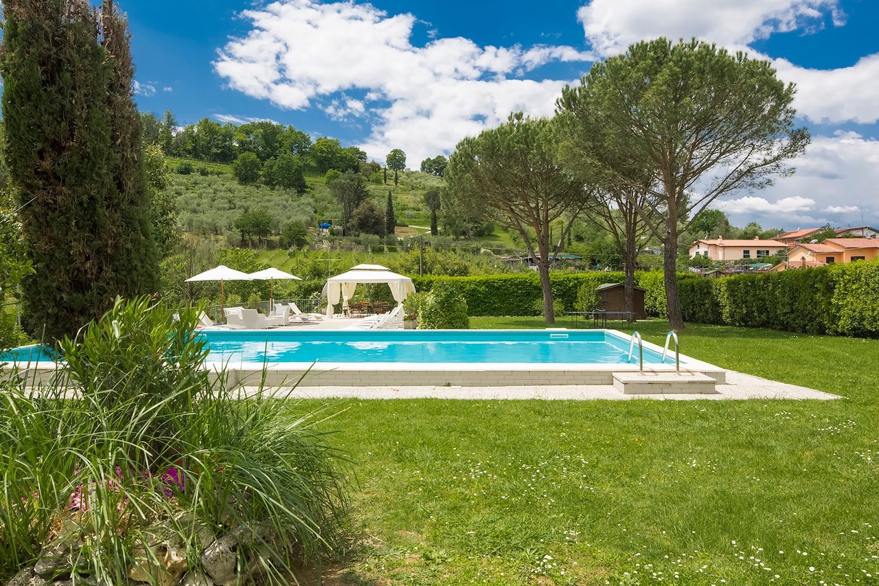 Marvelous Countryside Villa Outside of Lucca