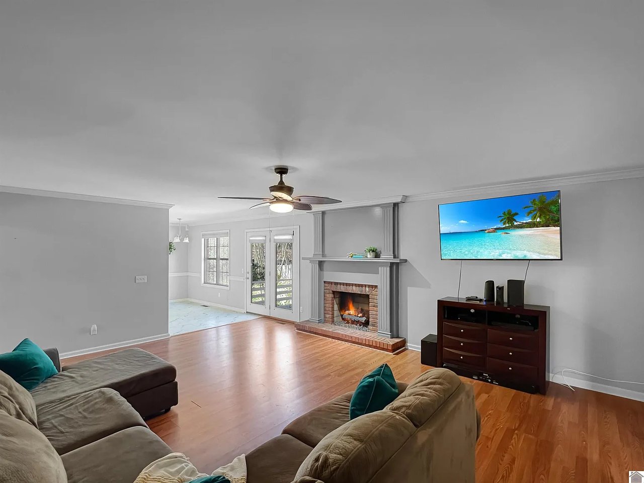 1810 Valley Dr