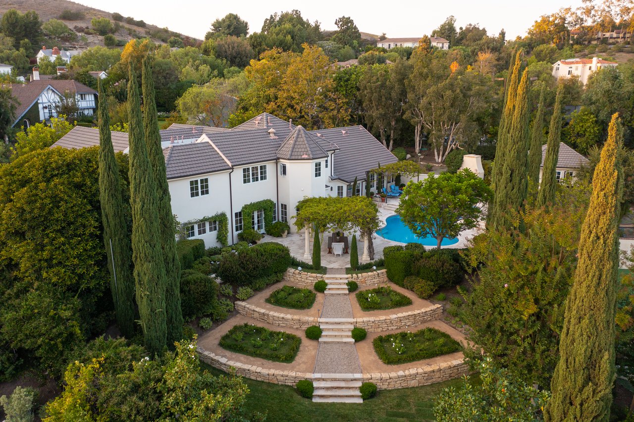 30602 Hunt Club Dr