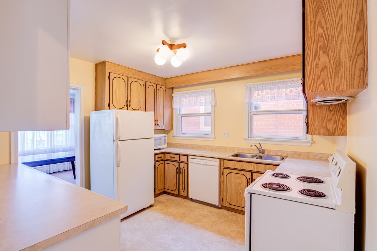 407 Lake Promenade