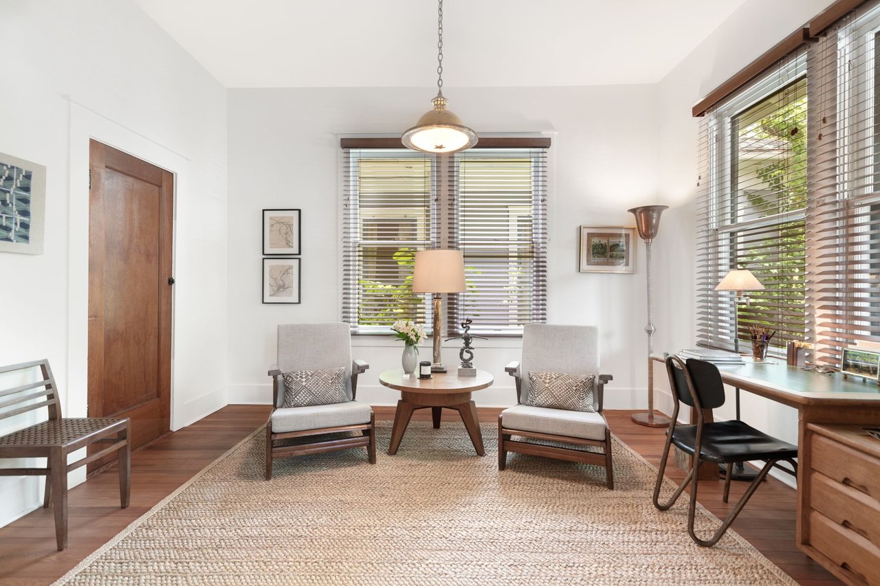 The Clarkesville Manor