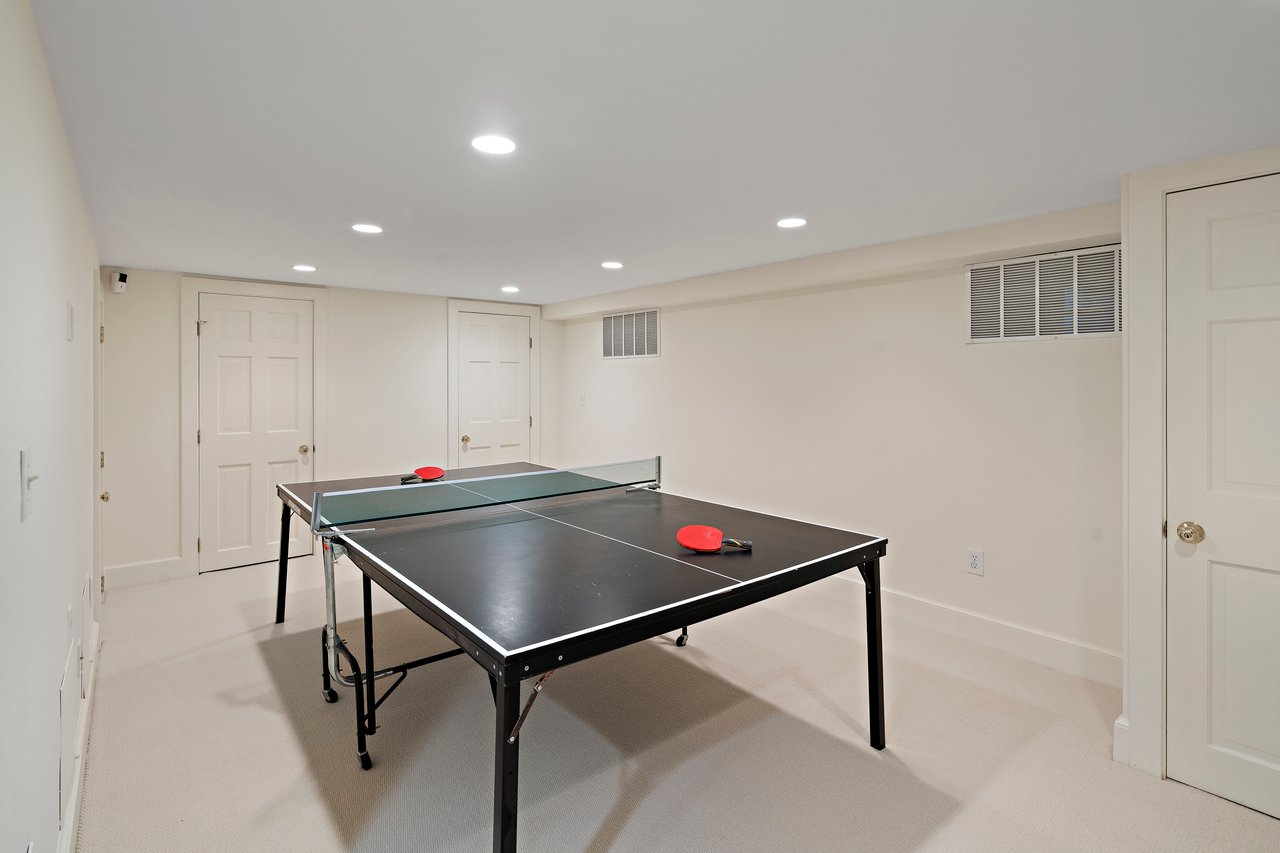 106 Coolidge Hl