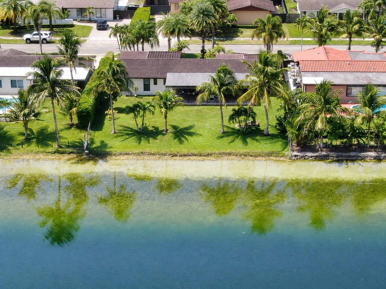 Lakefront Living in Kendall Lakes