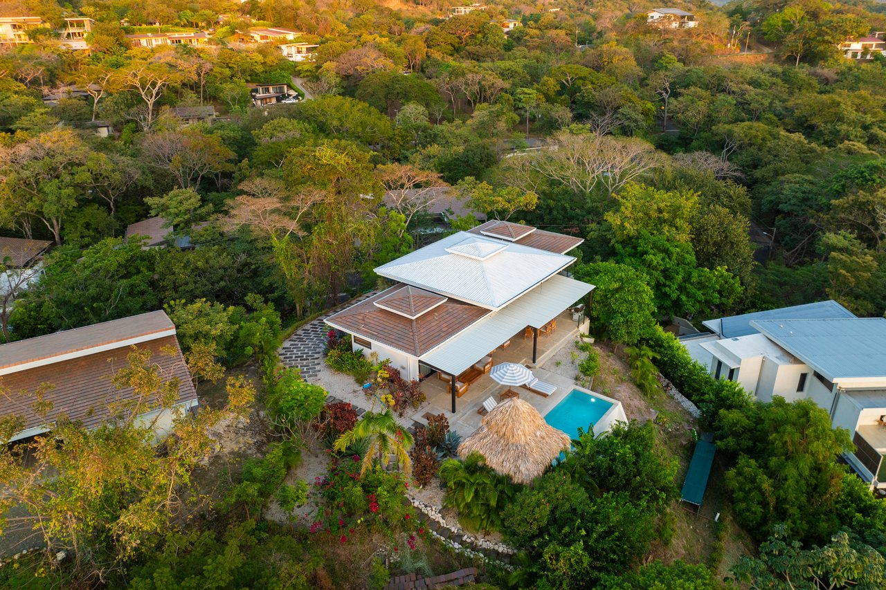 Casa Salinas – 3 beds ocean view home in playa grande