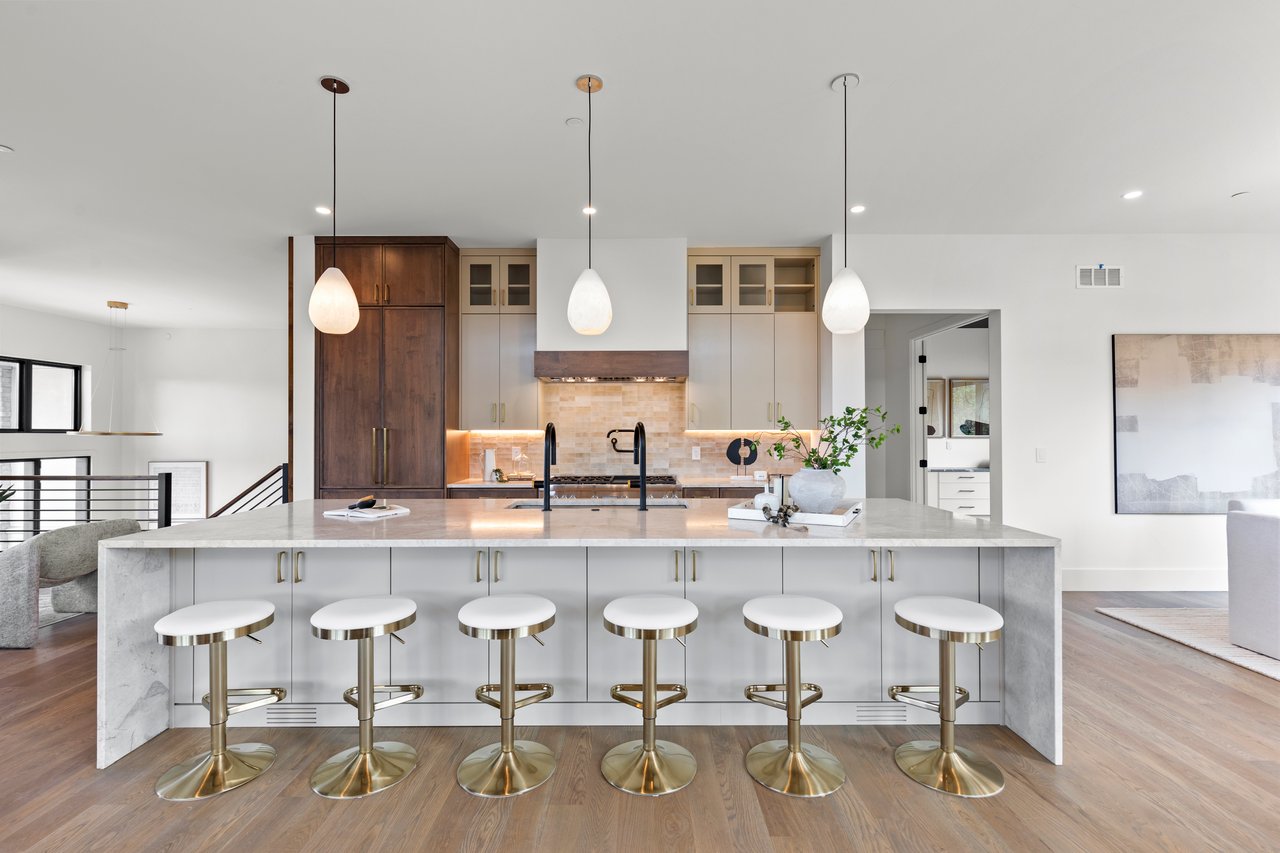 2783 Hawk Point 