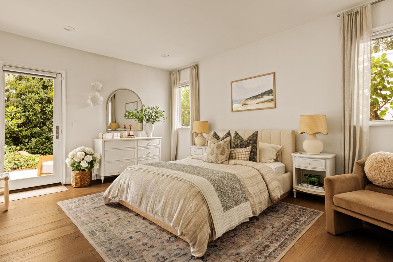 12047 Summit Cir, Beverly Hills